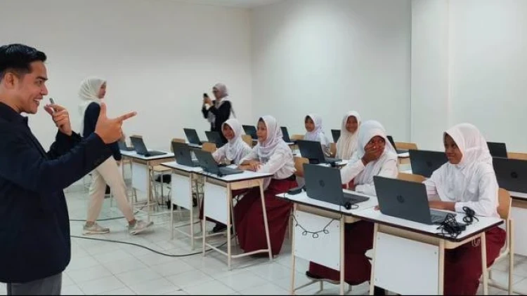 sekolah rakyat 8