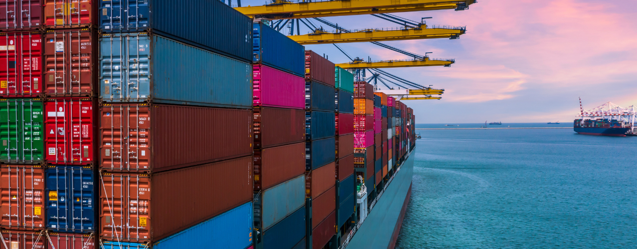kapal logistik laut 1