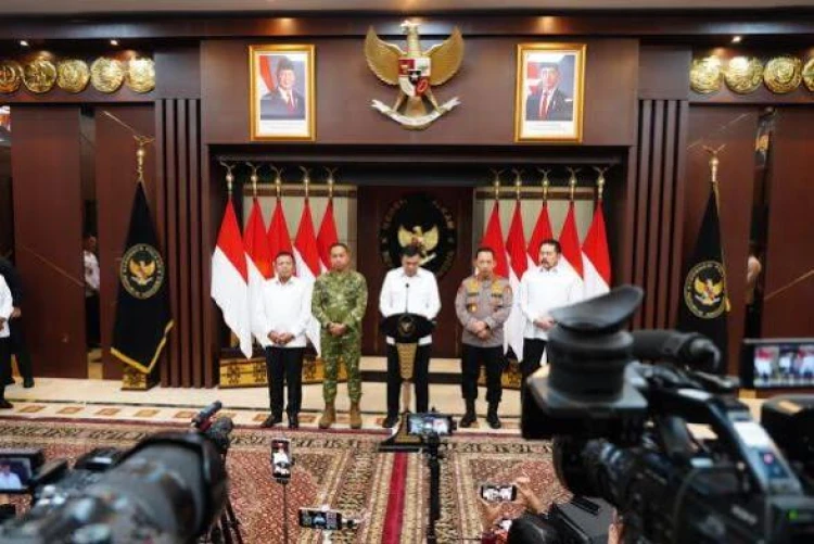 HUT RI 81 1